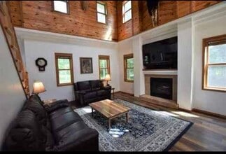 969 Riverside Dr in Suamico, WI - Building Photo - Building Photo