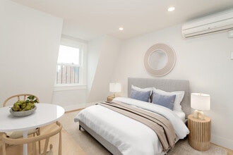 461 Massachusetts Ave, Unit 13 in Boston, MA - Foto de edificio - Building Photo