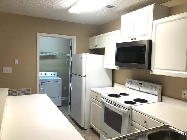 6716 Bryant St in Myrtle Beach, SC - Building Photo - Building Photo