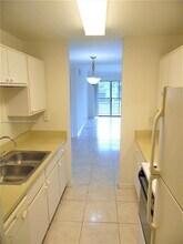 3987 NW 87th Ave in Sunrise, FL - Building Photo - Building Photo