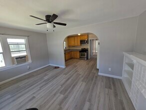 270 Newport Ave, Unit B in Long Beach, CA - Building Photo - Building Photo
