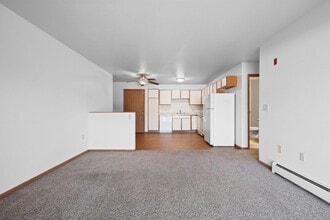 Stoneridge Apartments in Beaver Dam, WI - Foto de edificio - Building Photo