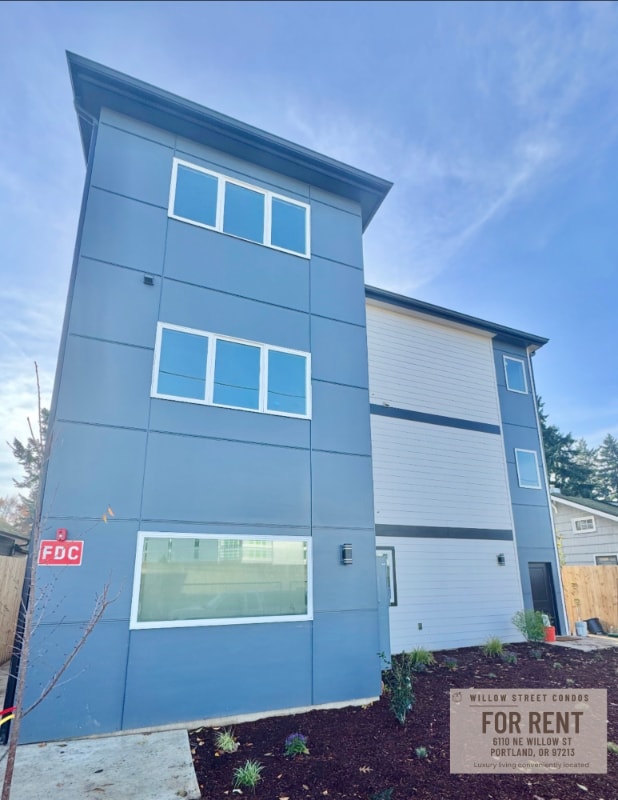 6110 NE Willow St in Portland, OR - Building Photo - Building Photo