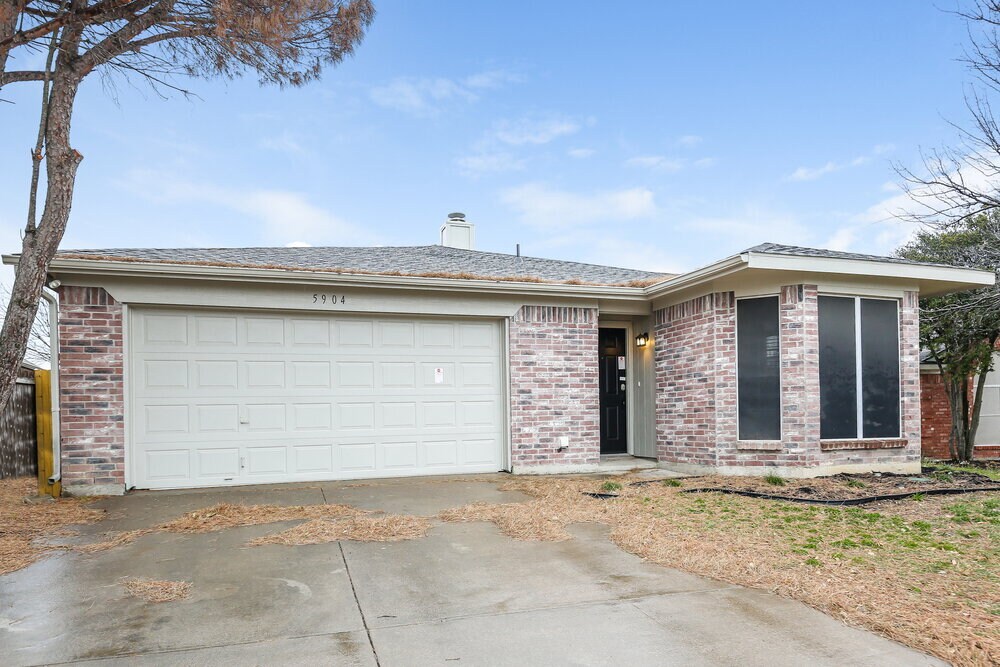 5904 Heatherglen Terrace in Fort Worth, TX - Building Photo