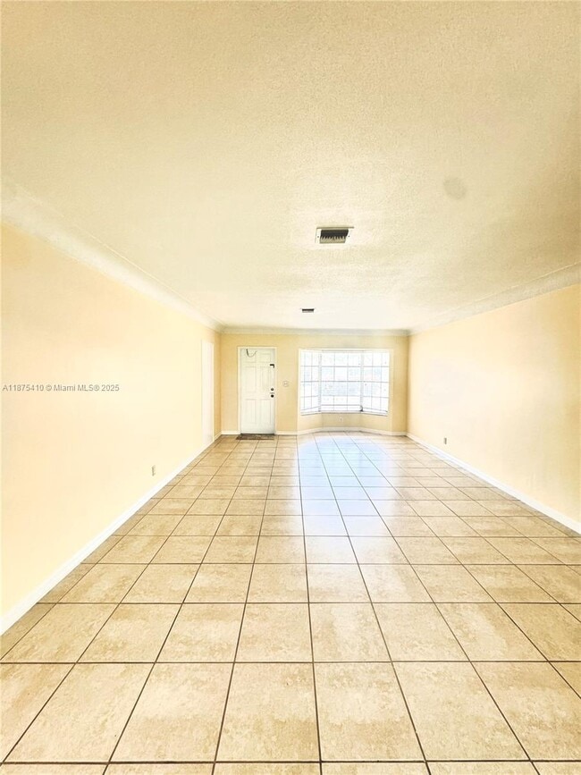 2719 NE 32nd St in Fort Lauderdale, FL - Foto de edificio - Building Photo
