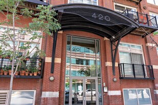 420 S Clinton St, Unit 510 in Chicago, IL - Building Photo