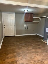 6710 Phillips Ln in Hitchcock, TX - Building Photo - Building Photo