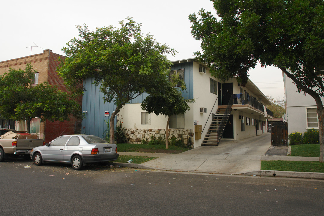 115 E Chestnut St in Glendale, CA - Foto de edificio