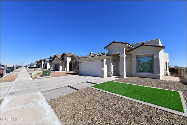 644 Paseo Dulce Ave in Horizon City, TX - Building Photo - Building Photo