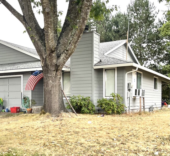 1958 NE Darby St in Hillsboro, OR - Building Photo - Building Photo