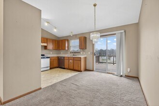 12538 Evening Shade Dr in Florissant, MO - Building Photo - Building Photo