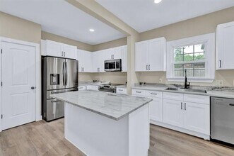 1301 N Sylvania Ave in Fort Worth, TX - Building Photo - Building Photo