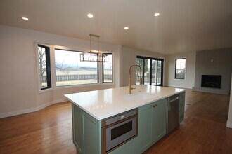 1023 Creekview Dr in Whitefish, MT - Building Photo - Building Photo