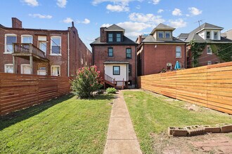 5237 Enright Ave in St. Louis, MO - Foto de edificio - Building Photo