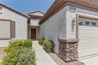 2576 Chasma Dr in Henderson, NV - Building Photo - Building Photo