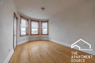 2442 N Ashland Ave in Chicago, IL - Building Photo - Building Photo