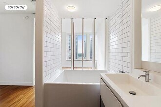15 William St in New York, NY - Building Photo - Building Photo