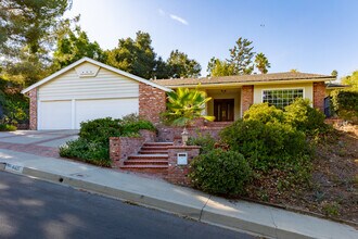 4421 Rochelle Pl in Los Angeles, CA - Building Photo - Building Photo