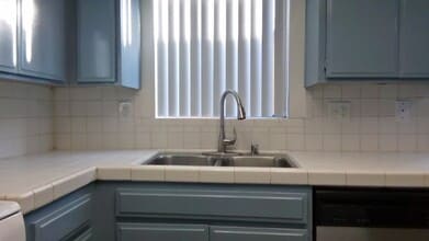 4130 Manhattan Beach Blvd, Unit D in Lawndale, CA - Building Photo - Building Photo