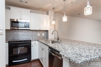 17522 Tuscany Ln in Cornelius, NC - Building Photo - Building Photo