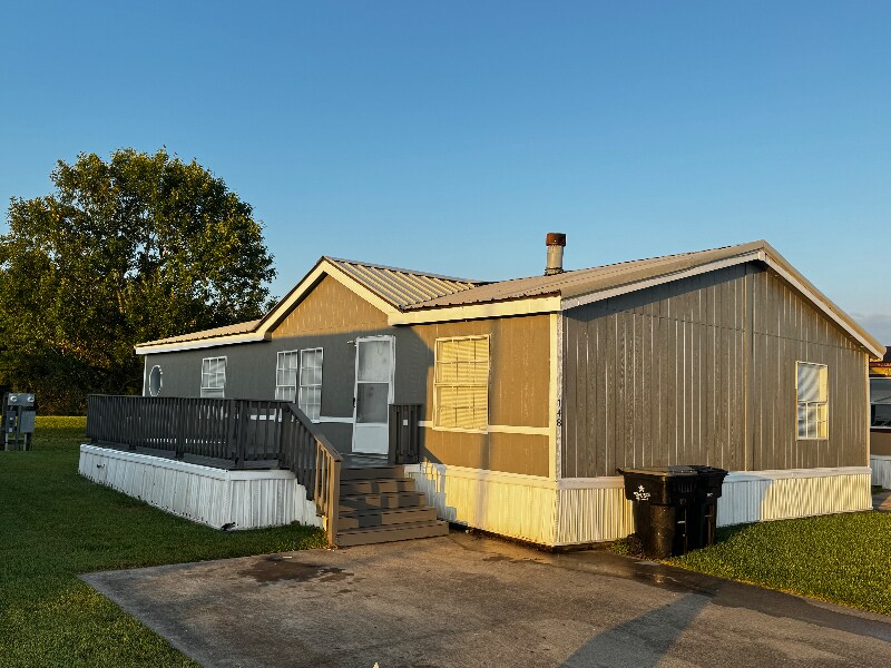 148 FM in Alvin, TX - Building Photo