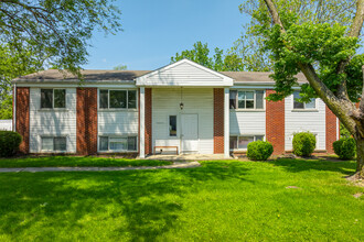 Northcrest Apartments in Fort Wayne, IN - Foto de edificio - Building Photo