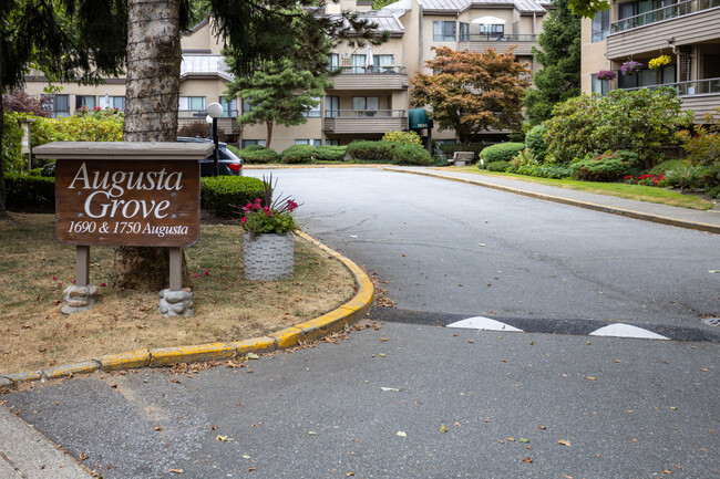 Augusta Grove in Burnaby, BC - Building Photo - Building Photo