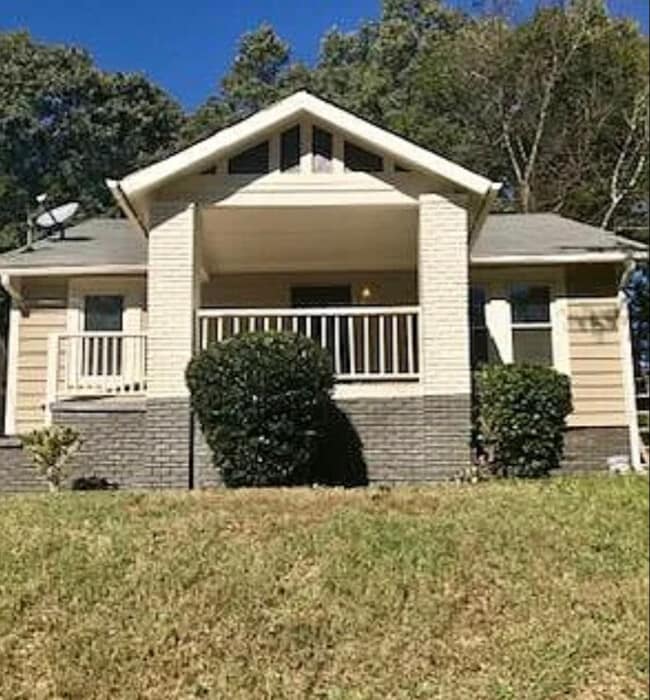 property at 955 Deckner Ave SW