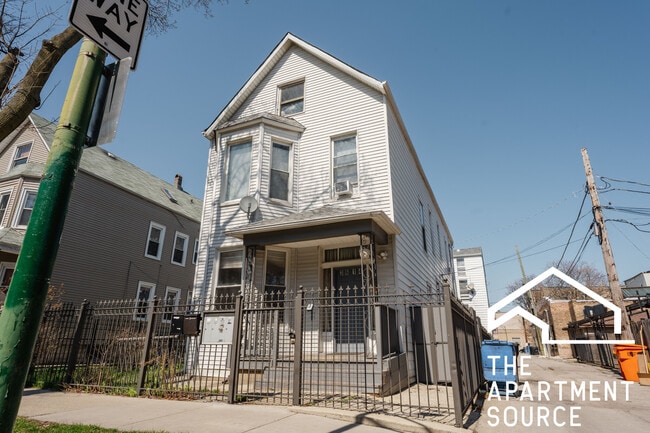 3614 W George St, Unit 2R