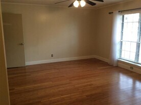 147 Camellia St in Sugar Land, TX - Building Photo