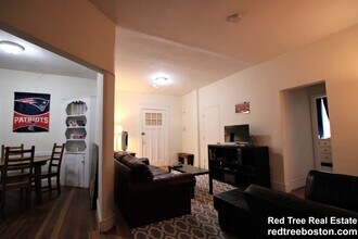 316 St Paul St in Brookline, MA - Foto de edificio - Building Photo