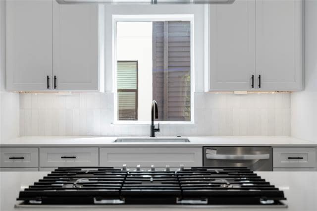 property at 1139 N Madison Ave