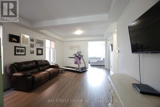 45 Frank Kelly Dr in East Gwillimbury, ON - Building Photo - Building Photo