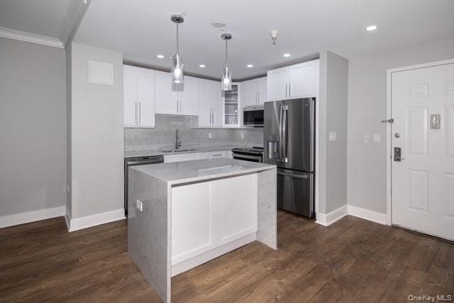 1100 Avalon St in Glen Cove, NY - Building Photo - Building Photo