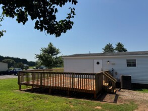 6240 Karen Dr in Claremont, NC - Building Photo - Building Photo
