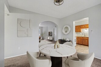 562 Glenwood Ave, Unit 24 in Cincinnati, OH - Building Photo - Building Photo