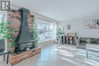 20 Manorglen Crescent in Toronto, ON - Building Photo - Building Photo