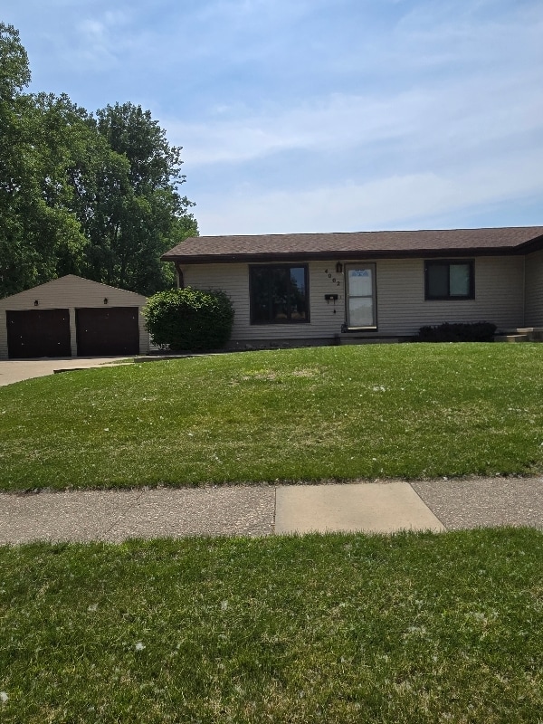 4002 Southlawn Rd in Cedar Falls, IA - Building Photo - Building Photo