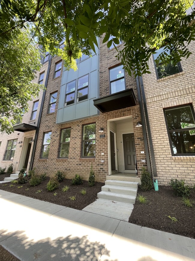 1117 N Lombardy St, Unit A in Richmond, VA - Foto de edificio - Building Photo