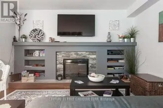 705 Conservation Dr in Waterloo, ON - Building Photo - Building Photo