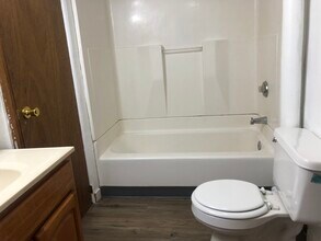 1150 NE Lake St, Unit Upper in Pullman, WA - Building Photo - Building Photo