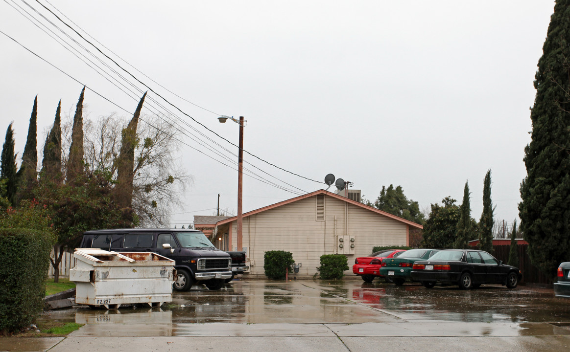 934-940 Vermont Ave in Turlock, CA - Building Photo