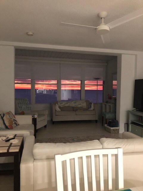 7000 Beach Plaza in St Pete Beach, FL - Building Photo - Building Photo