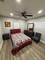 143 Echols St in Prairie View, TX - Building Photo