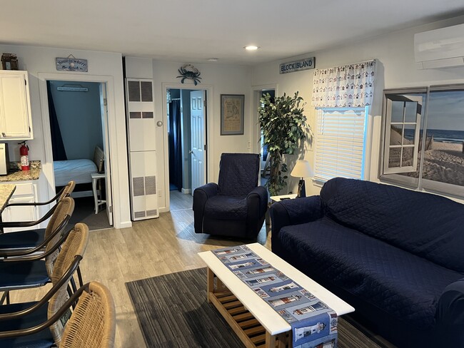 1499 Ocean Rd in Narragansett, RI - Building Photo - Building Photo