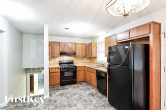 434 Ashwood Dr in Lawrenceville, GA - Building Photo - Building Photo