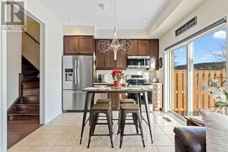 45 Deneb St in Barrie, ON - Building Photo - Building Photo