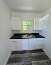 271 Shadowrock Dr in Forsyth, MO - Building Photo - Building Photo