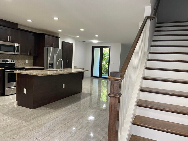 281 Bella Sol Way in West Palm Beach, FL - Building Photo - Building Photo