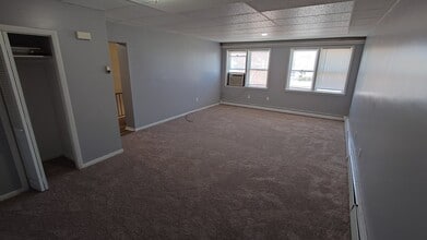 18 S Forklanding Rd in Maple Shade, NJ - Building Photo - Building Photo